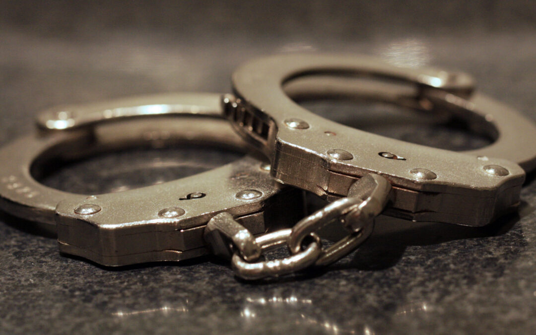 Arrestan a dos personas por secuestro y asalto en Loveland