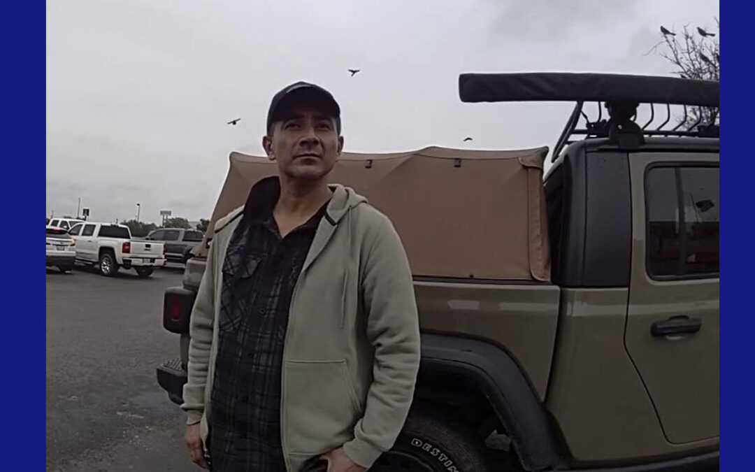 Buscan a hombre con dos órdenes de arresto por robo en Brownsville