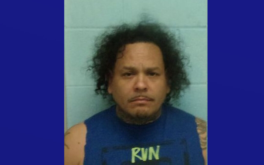Policía de McAllen busca a un hombre acusado de allanamiento de morada y agresión